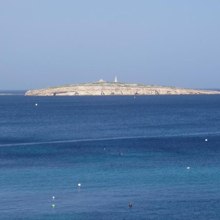 Апартаменты The Sea Just Across The Road - Flat 3 Сент-Полс-Бей Экстерьер фото