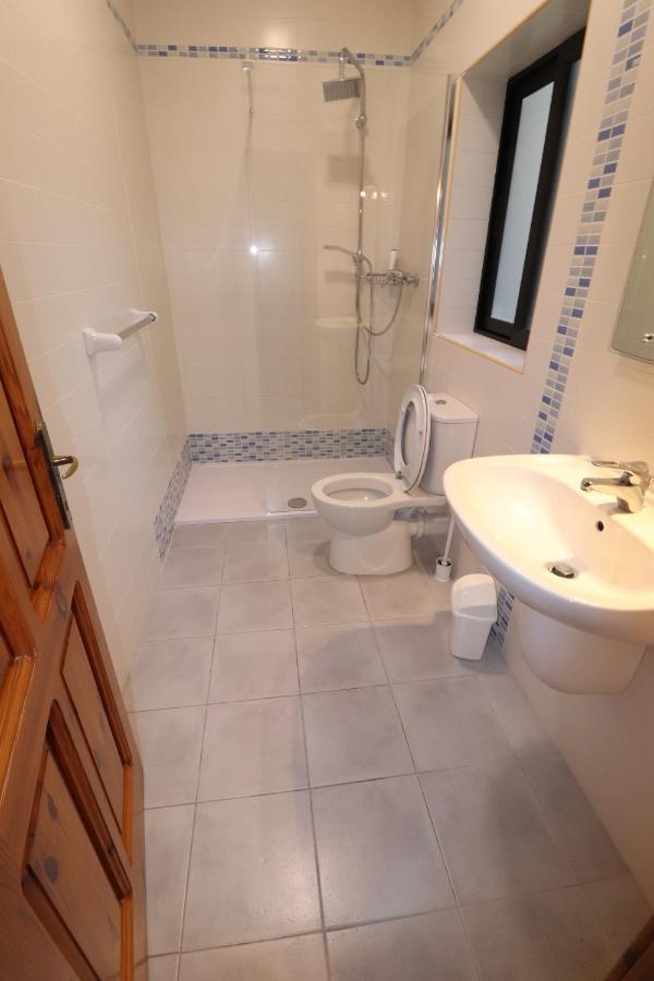 Апартаменты The Sea Just Across The Road - Flat 3 Сент-Полс-Бей Экстерьер фото